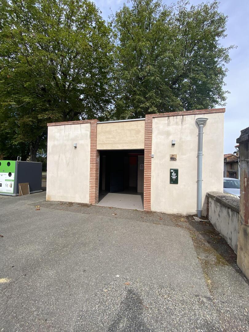 WC/robinet Rue de l'Abbaye_Lézat-sur-Lèze