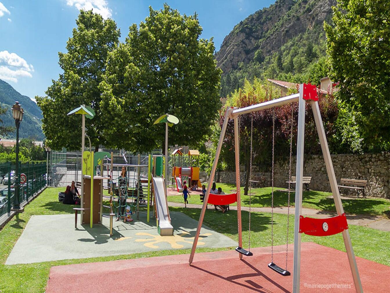 Jardin proche mairie