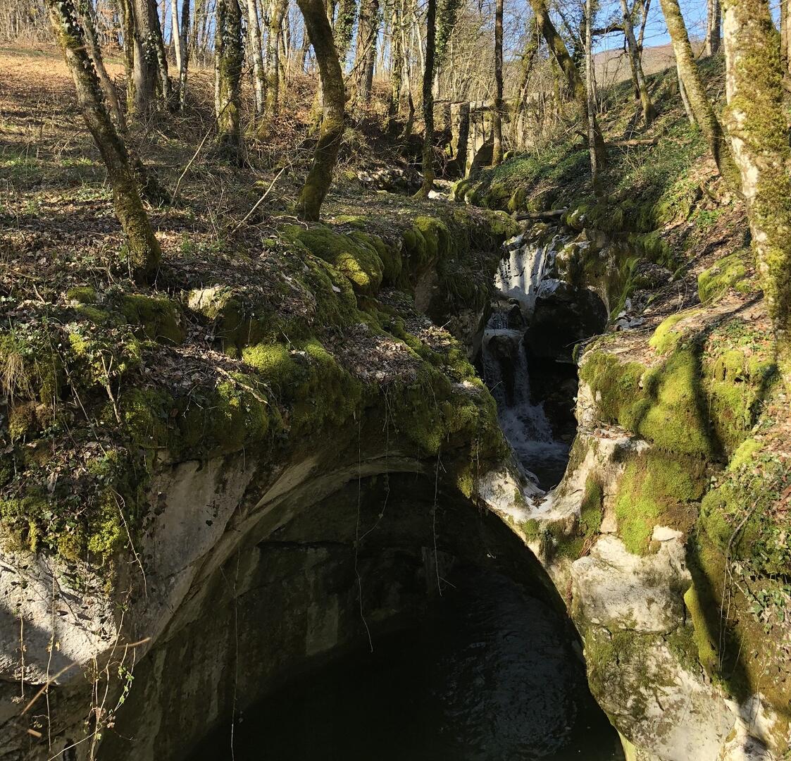 Sentier des bacs et fontaines à Ruffieu