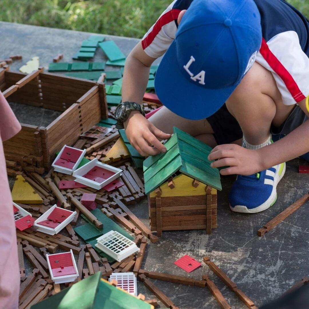 Rendez-vous au manoir de Vaubonnais - Construire et déconstruire en jouant - La Pierre