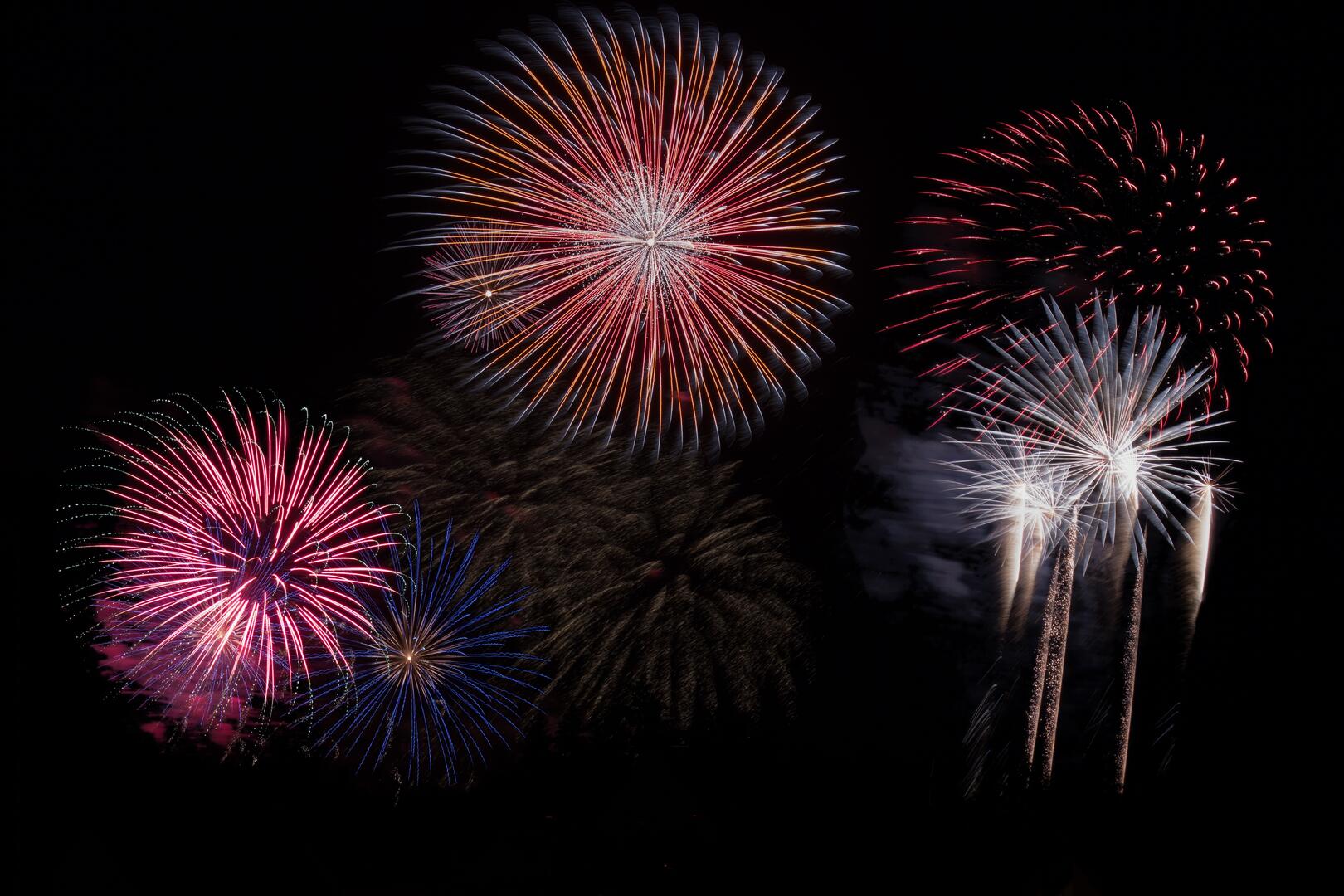 Feu d'artifice_Ainay-le-Château