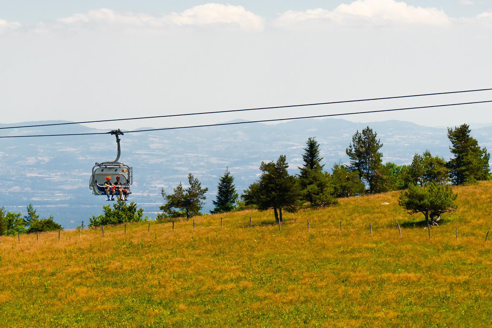 N° 56 - Le télésiège - Espace VTT-FFC Massif des Bois Noirs_Chalmazel - Jeansagnière