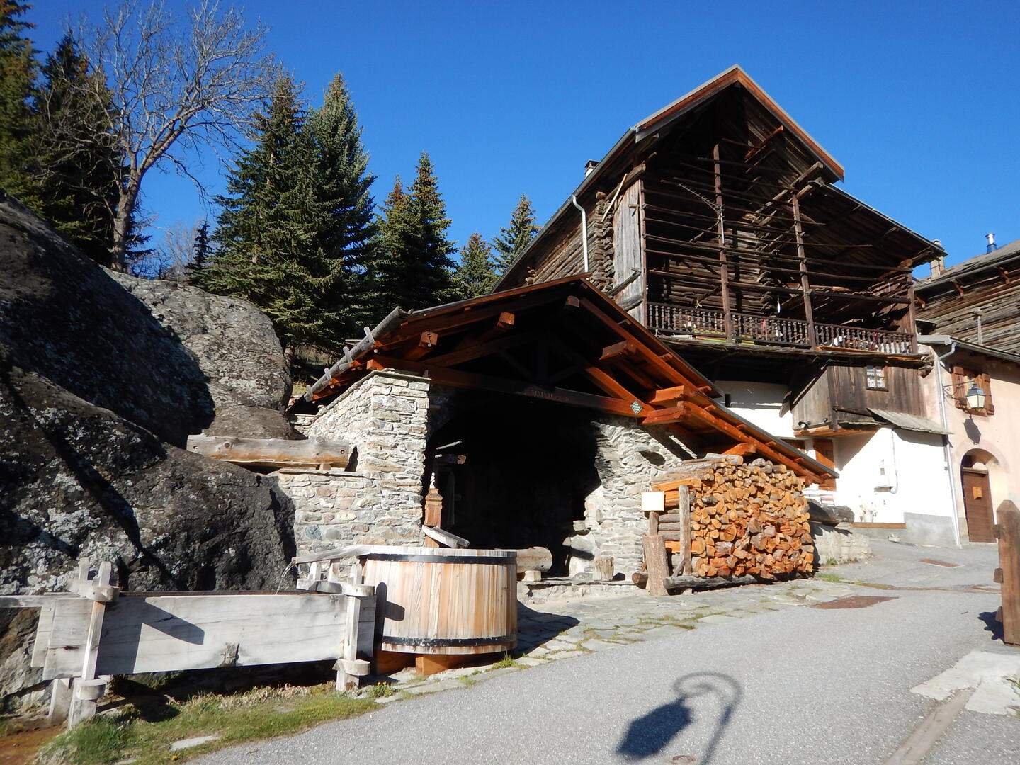 Découverte des bâtiments de Molines Village_Molines-en-Queyras
