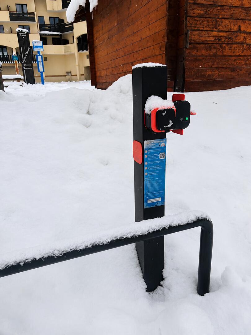 Stationnements équipés de bornes électriques de rechargement_Oz 3300