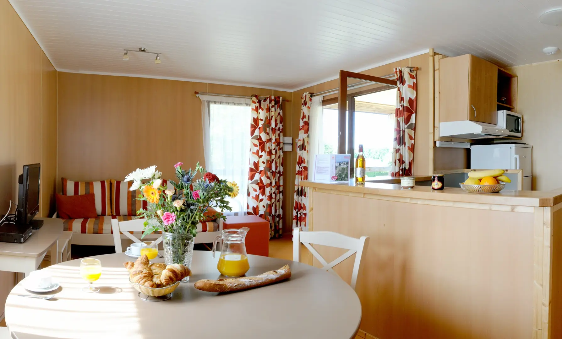 VACANCES AUTHENTIQUES LES LODGES DE SAINTESUZANNE (SainteSuzanne