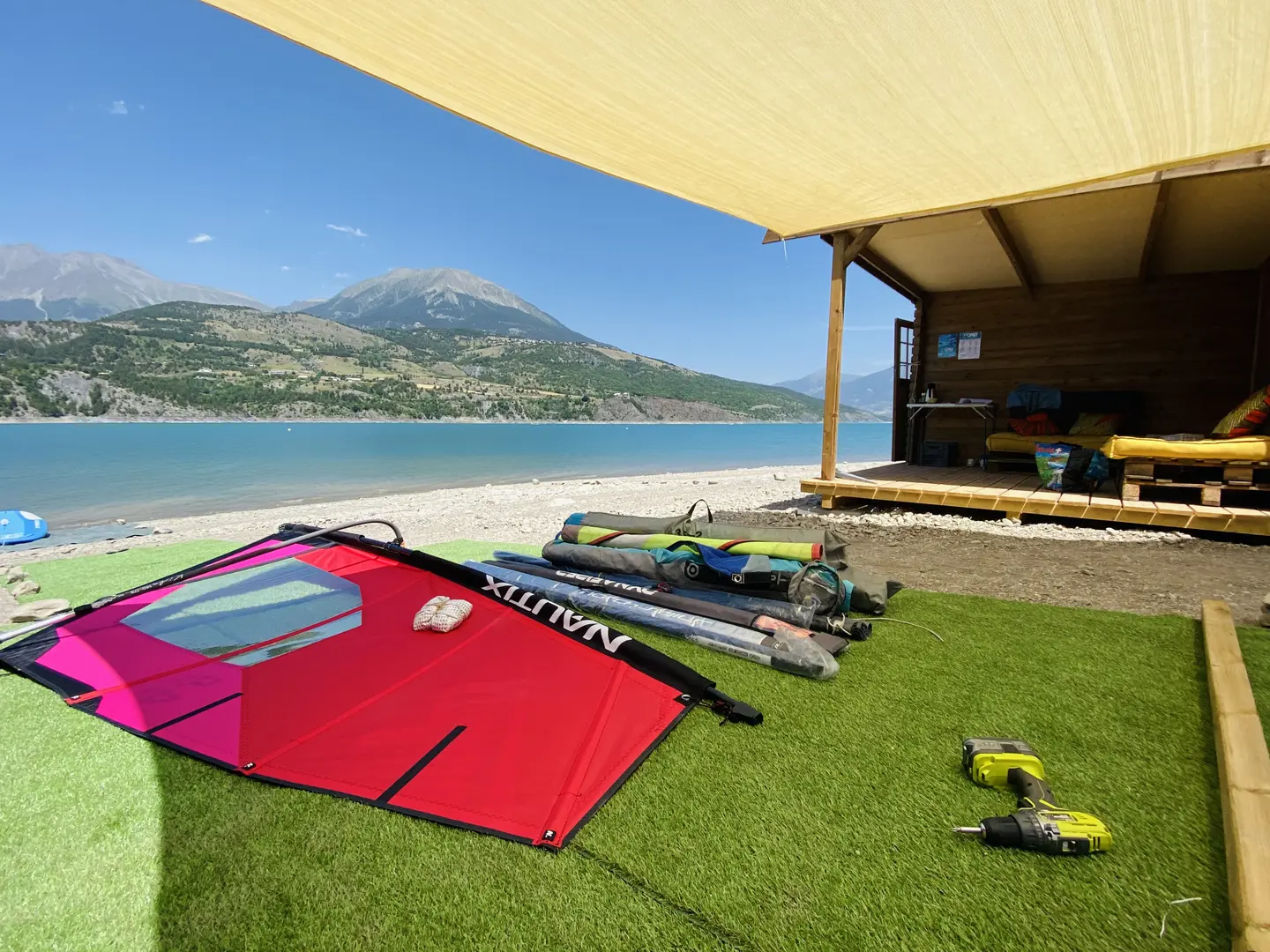 LE SPOT Wingfoil & Windsurf School SerrePonçon (Crots) Provence