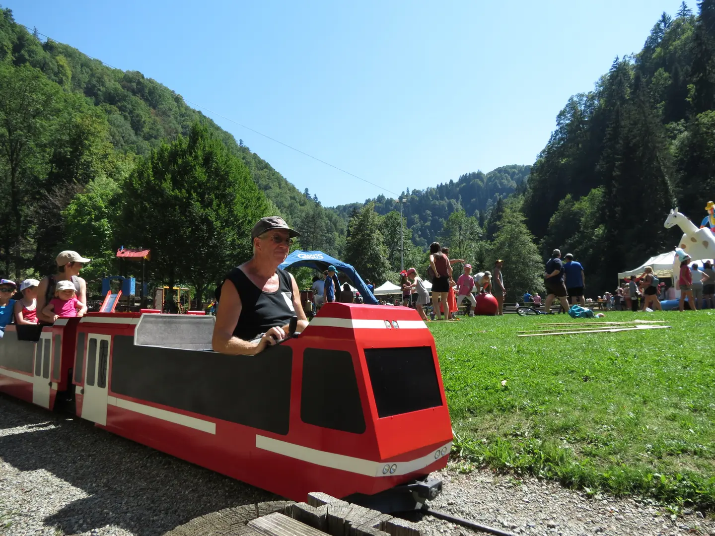 Le Petit Train Du Parc Thermal Le Fayet Saint Gervais Les Bains Saint Gervais Mont Blanc