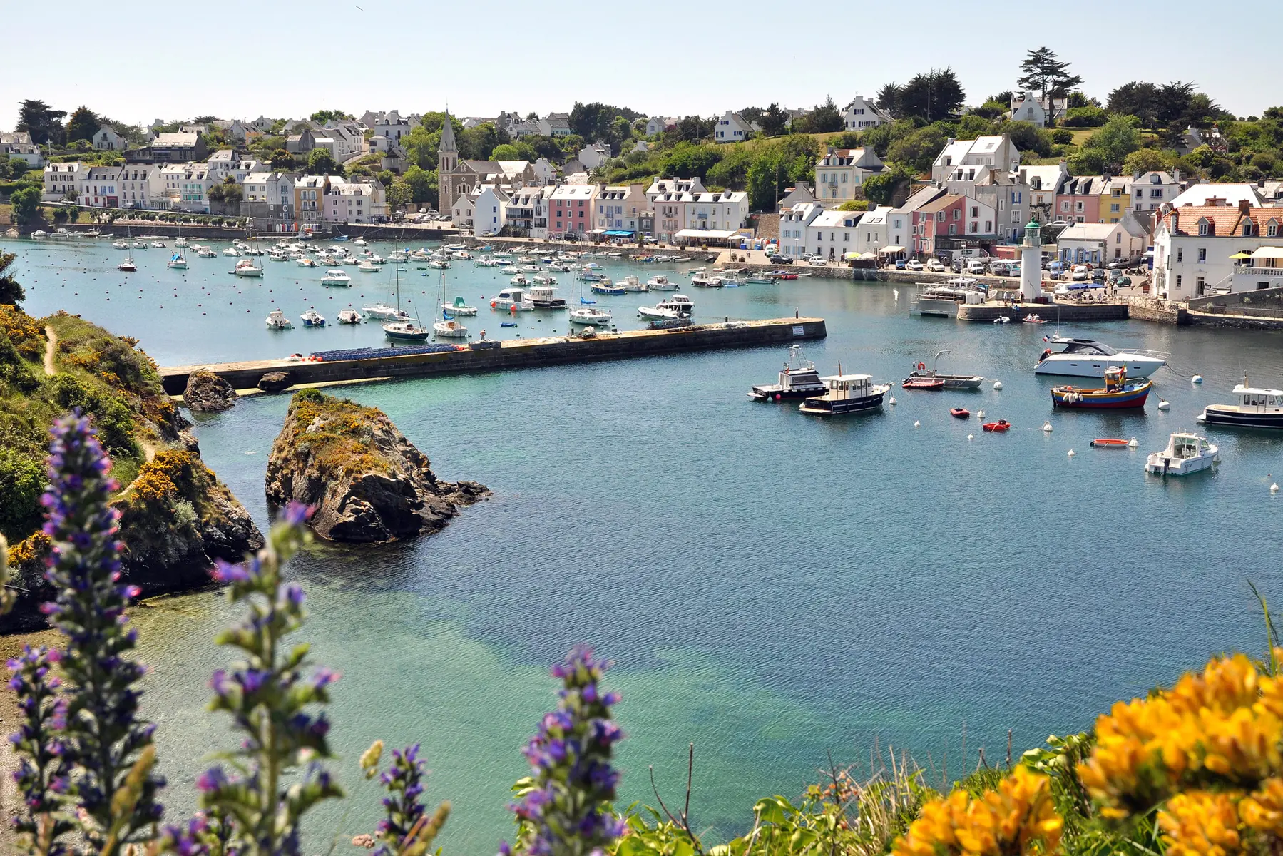 694016_histoire_-_le_port_-_sauzon_-_printemps_-_loup_samzun_-_2010