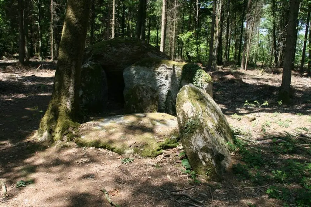 Dolmen de Coeby2 Tredion Morbihan Bretagne-sud