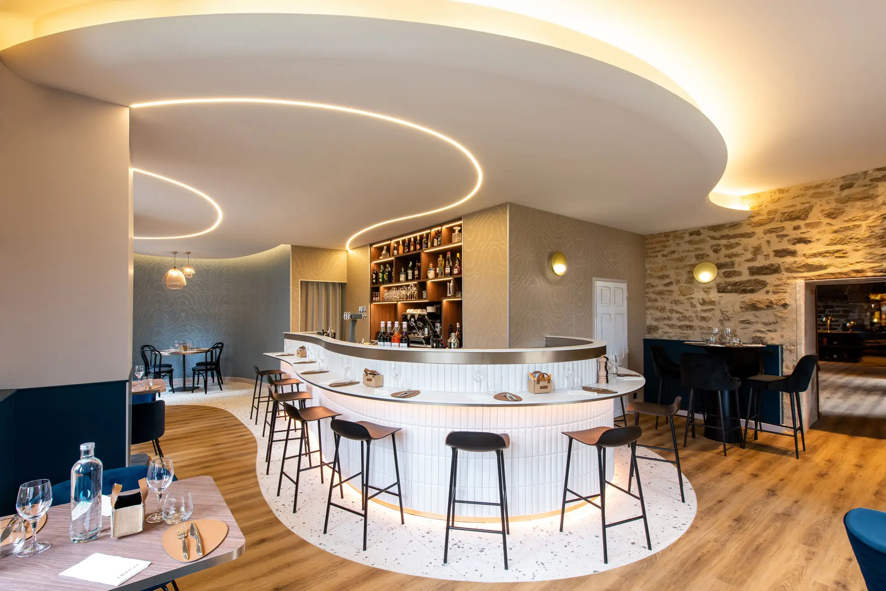 Bar(12)_4886