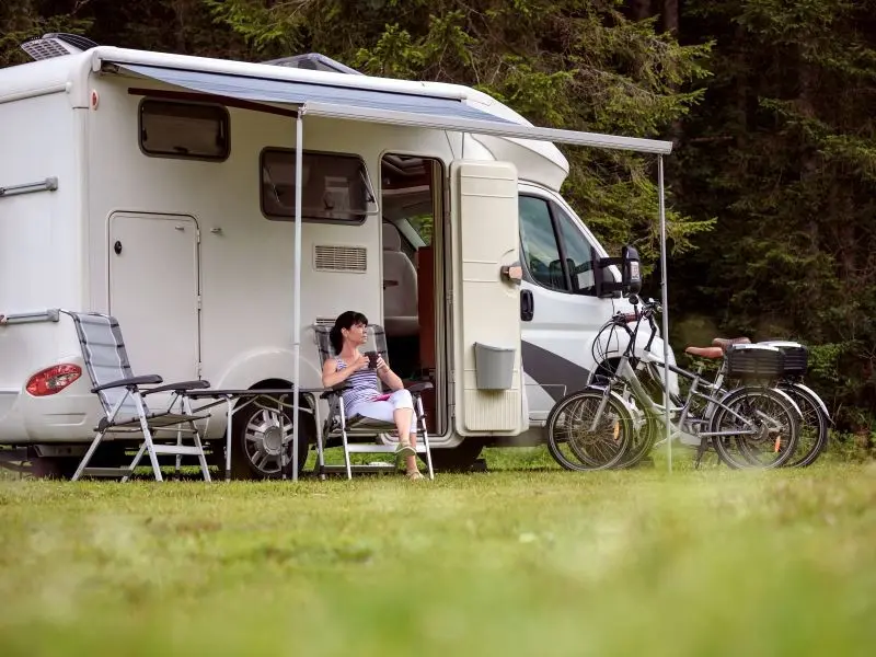 Aire - camping - car - Forges Lanouée - Destination - Brocéliande