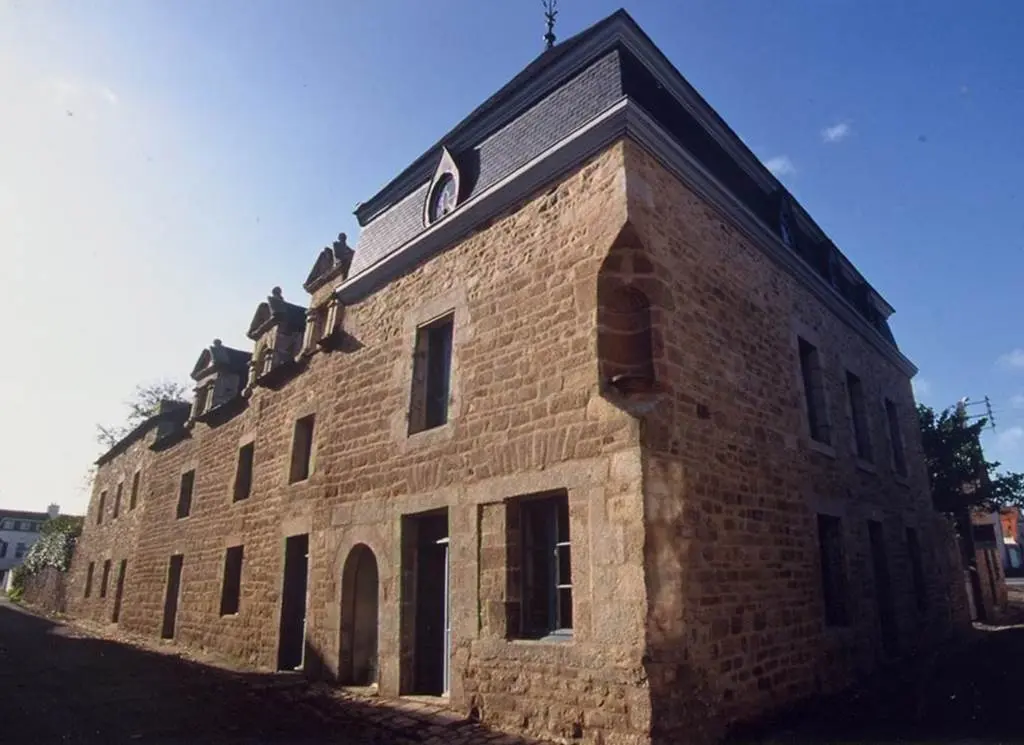 cour-metiers-art-pont-scorff-Groix-Lorient-morbihan-bretagne-sud