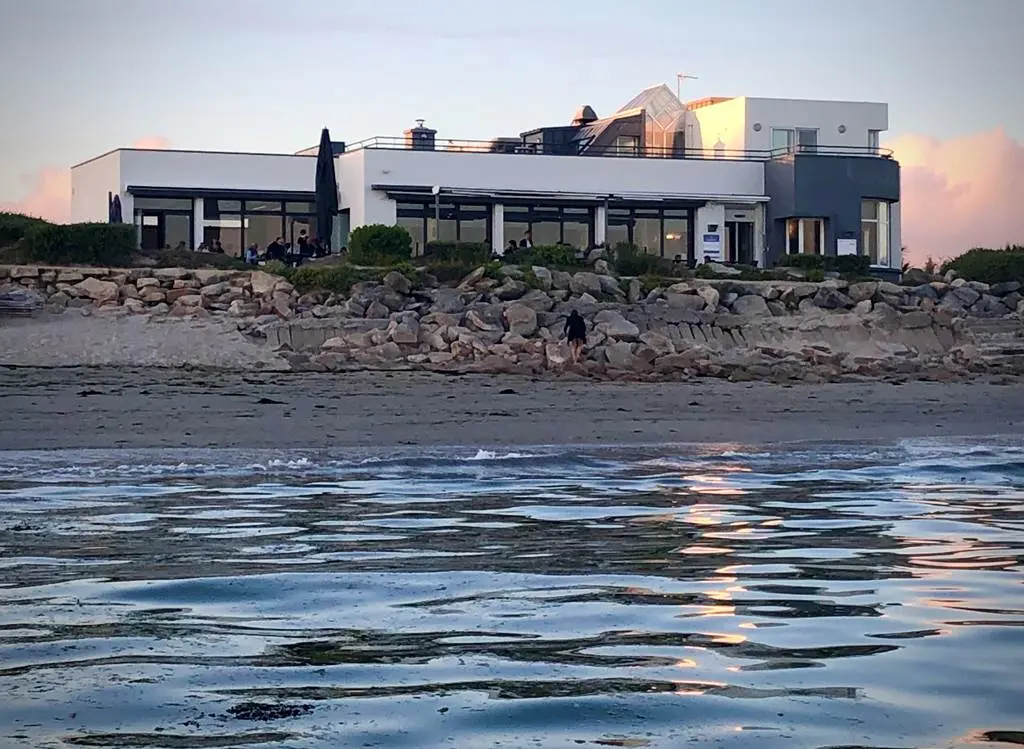 TELLEMENT PROCHE DE LA MER