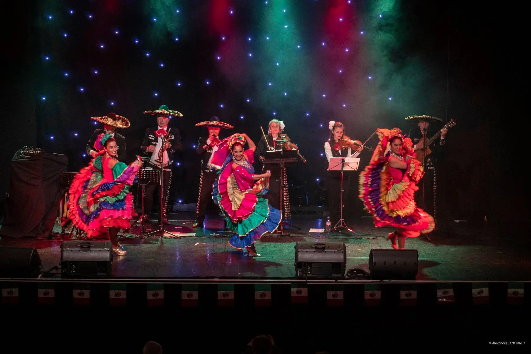 Los Tropicales Mariachis