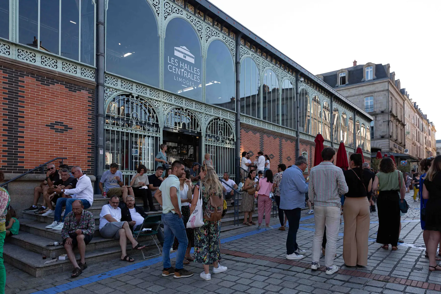 Halles Centrales - Nocturne des Halles - 12-2029 - ©OTI.Limoges .Anne-Sophie.Dubreuil(1) (1)