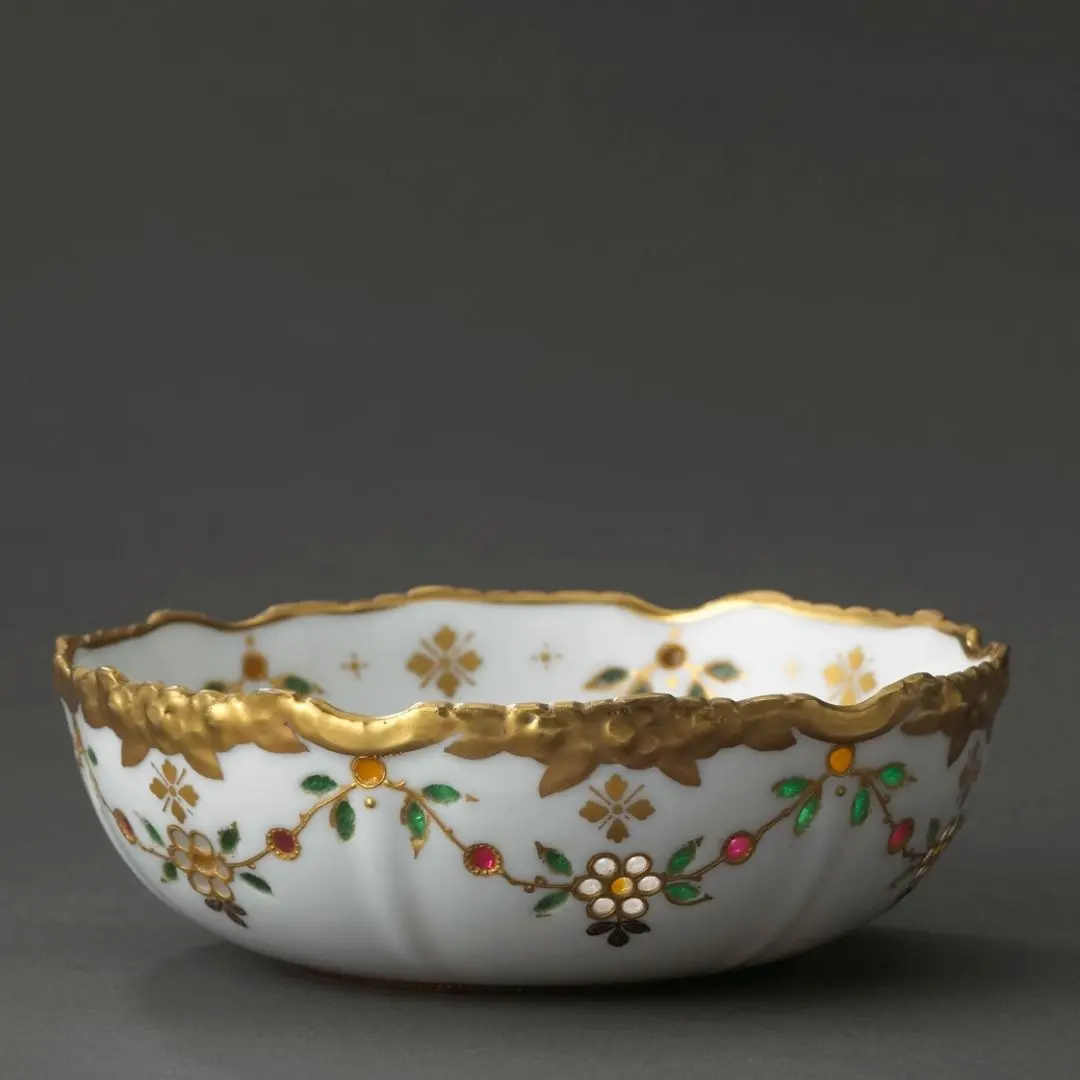 La porcelaine de Limoges et ses décors floraux