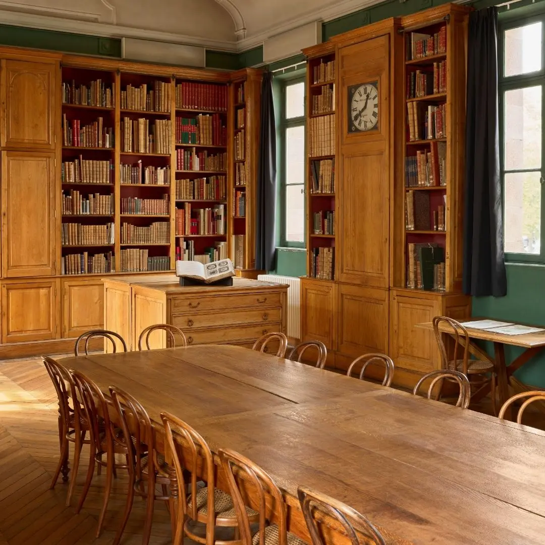 Découvrez la bibliothèque du musée