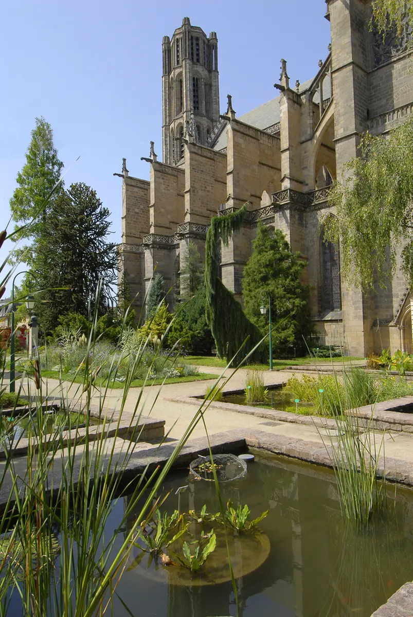 Balade dans les jardins de l'Evéché© VDL
