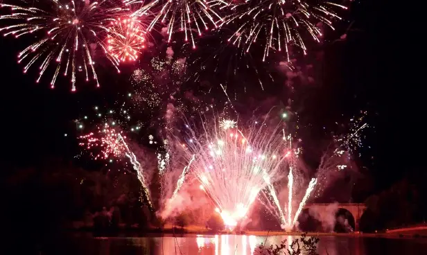 feu artifice ville saint-yrieix