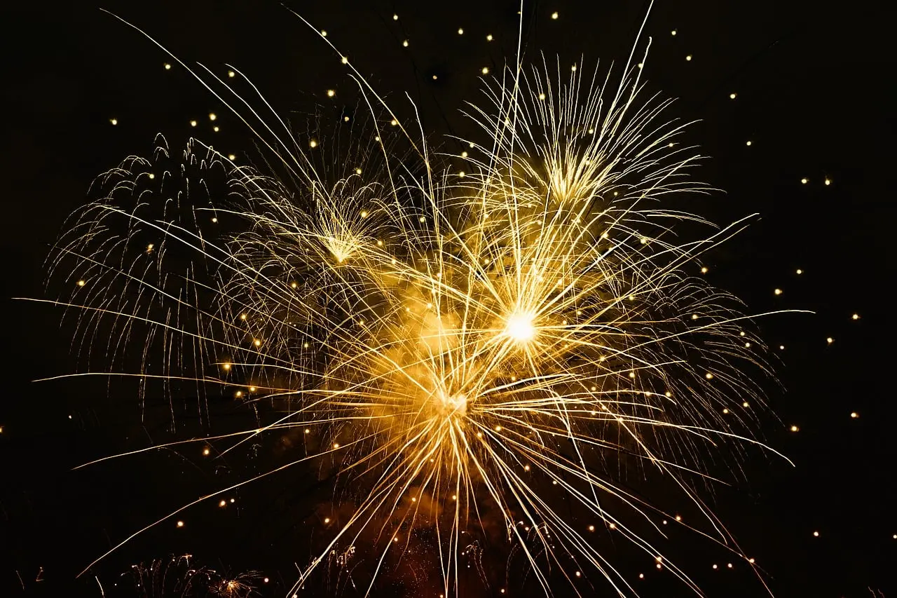 geralt-fireworks