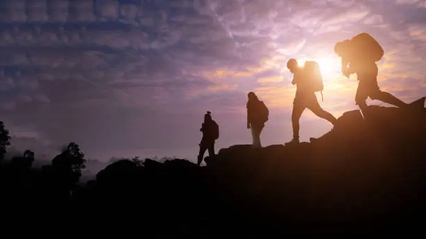 istockphoto-rando semi-nocturne
