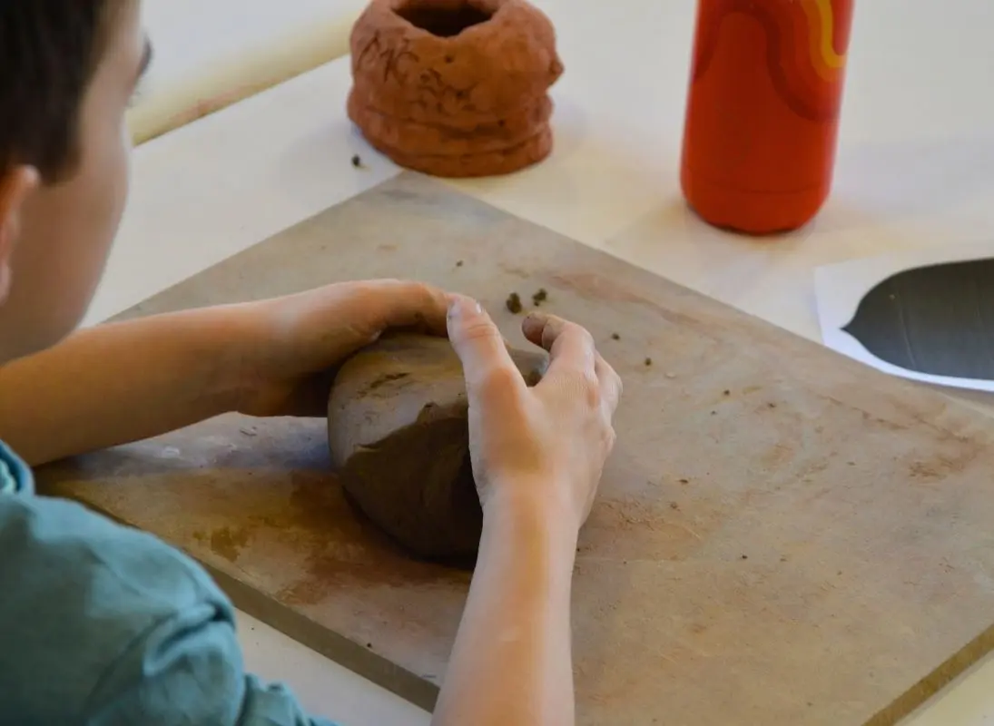 Atelier modelage à Puycheny