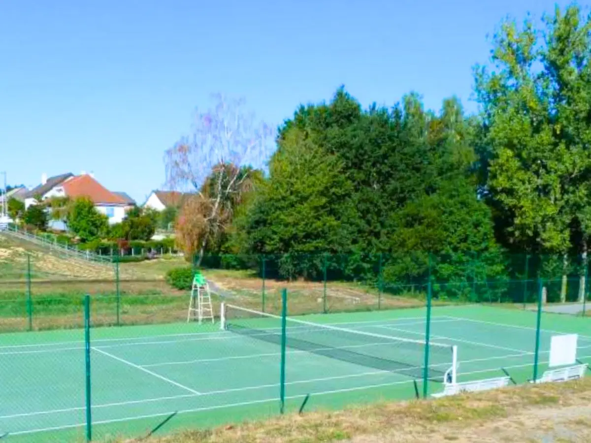 Court de Tennis - Châlus