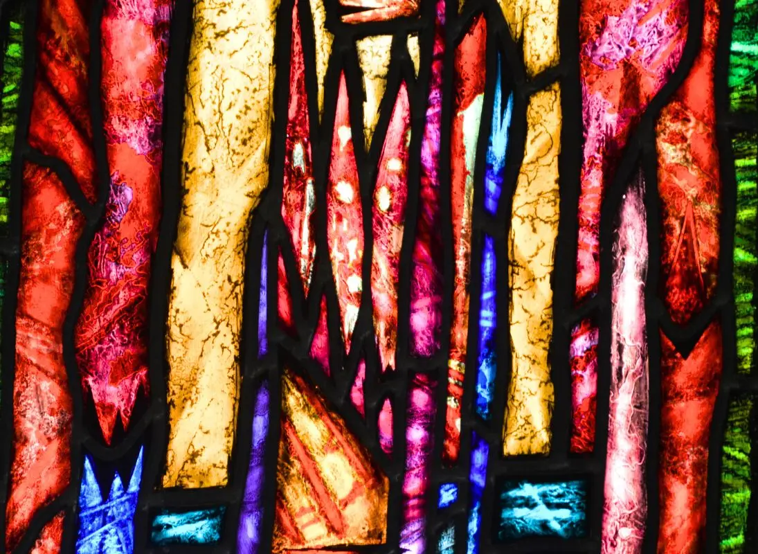 vitrail-église-romane-saint-hilaire-les-places