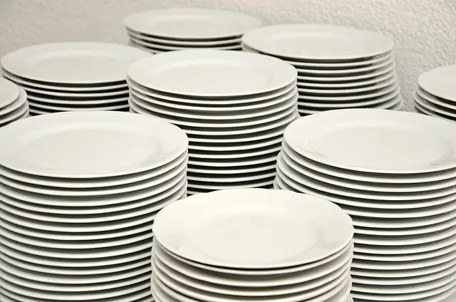 stack-of-plates-629987_640