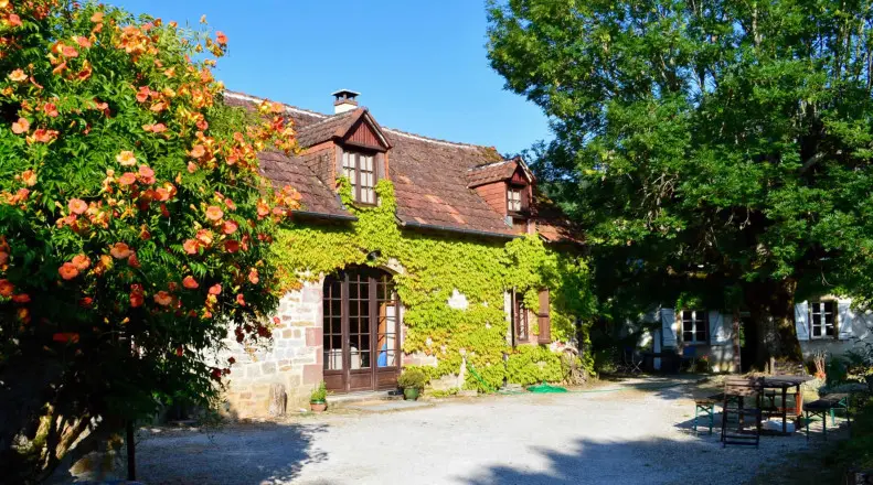 19G2305-Collonges