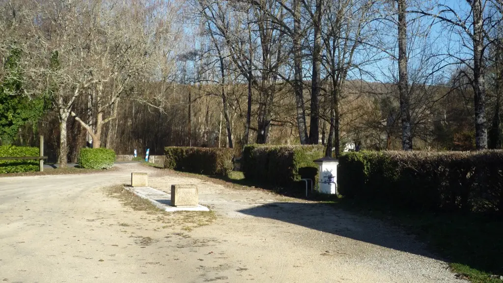 AIRE DE SERVICE Cazals (4)