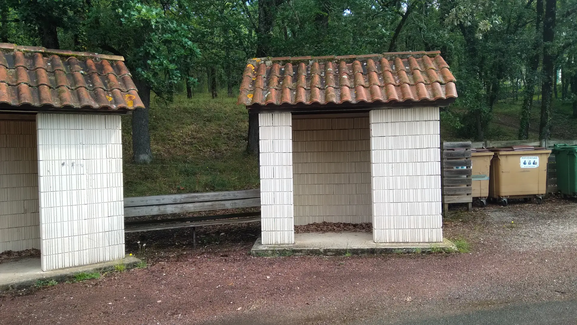 Pinsac_poubelles_abris