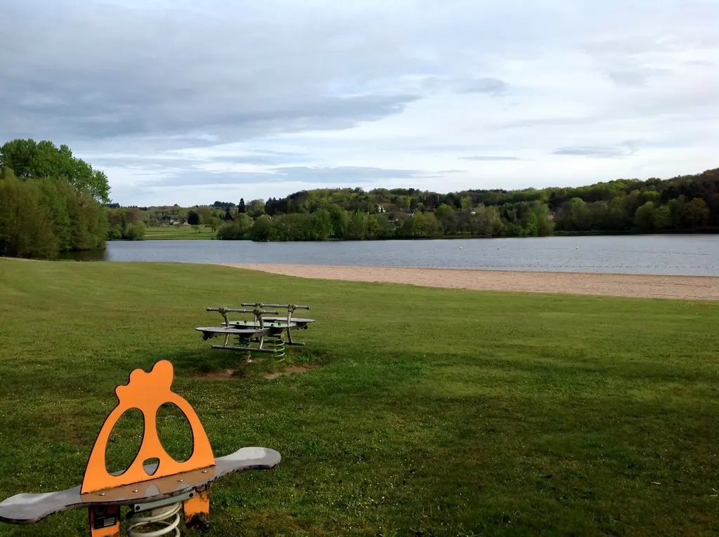 Plage du Lac du Coiroux