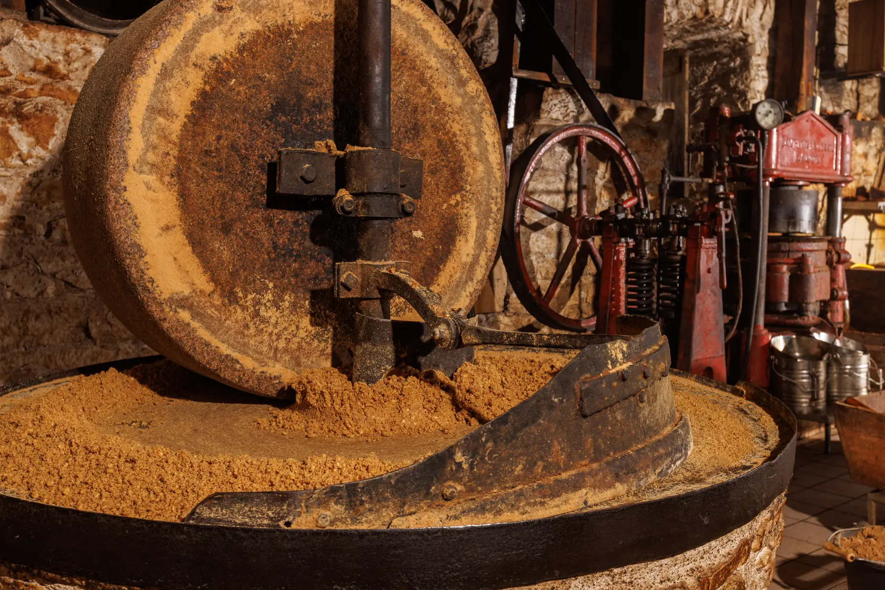 La_presse_du_Moulin_Castagne_a_Martel-Nicolas_Barbarin_-_Atelier_Castanea-5205