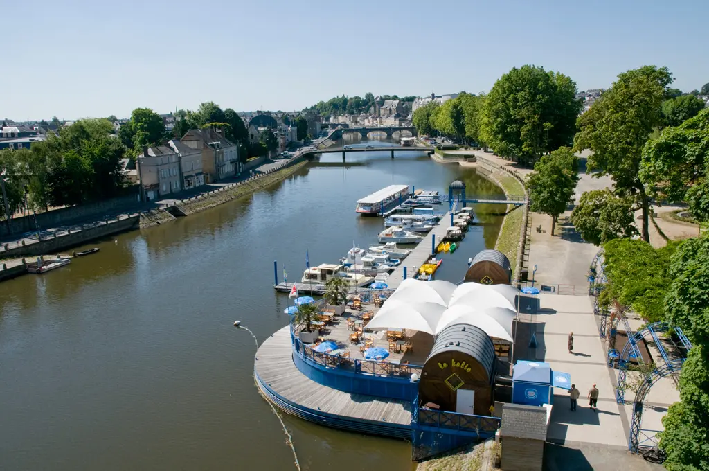 Halte fluviale sur la rivière la Mayenne à Laval