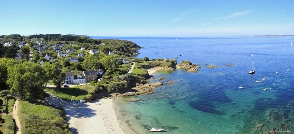 Plage-port-melite-groix-lorient-morbihan-bretagne-sud