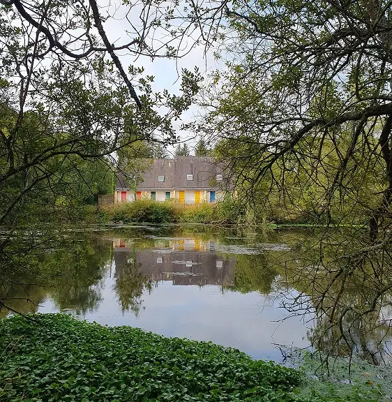 Camping Pont-Augan_Baud_Vallée du Blavet_Gîtes_ étang