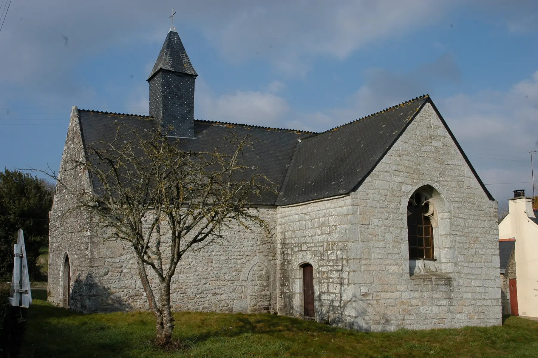 MALGUENAC_chapelle_ST_GILDAS_0001