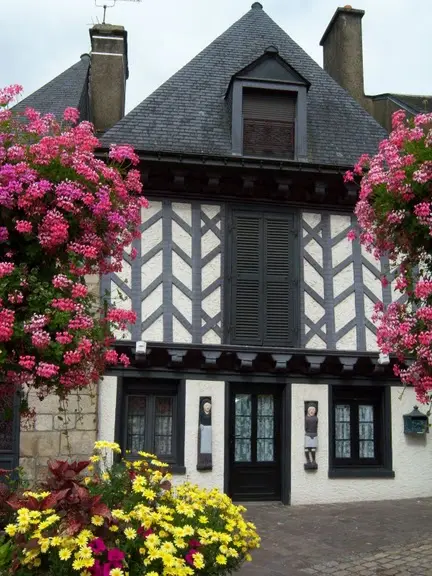 Maisons en torchis et à pans de bois à Locminé