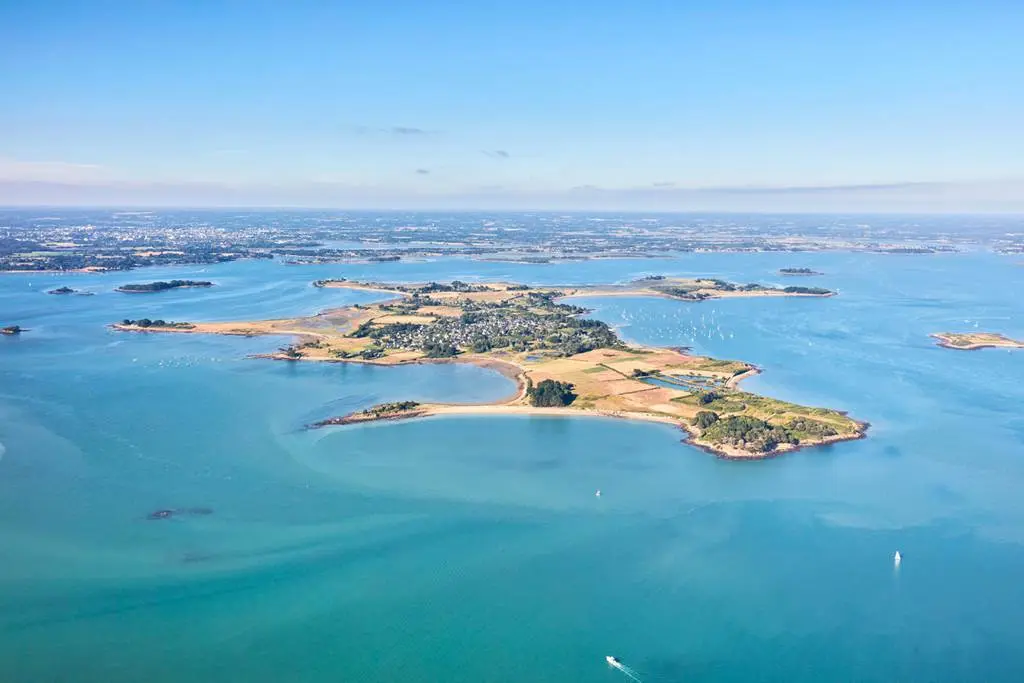 Plage Falaise-Ile d'Arz-Golfe-du-Morbihan-Bretagne sud
