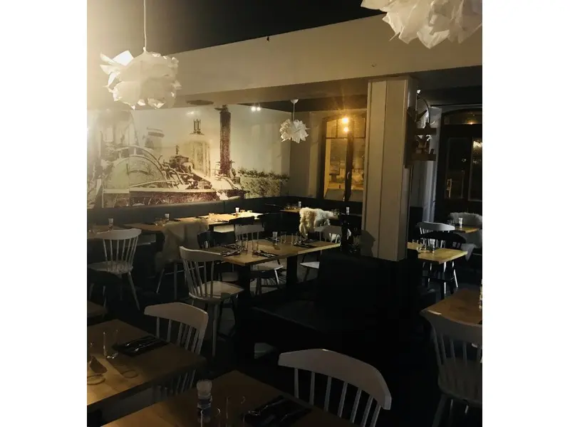 bistrot-2048x2215
