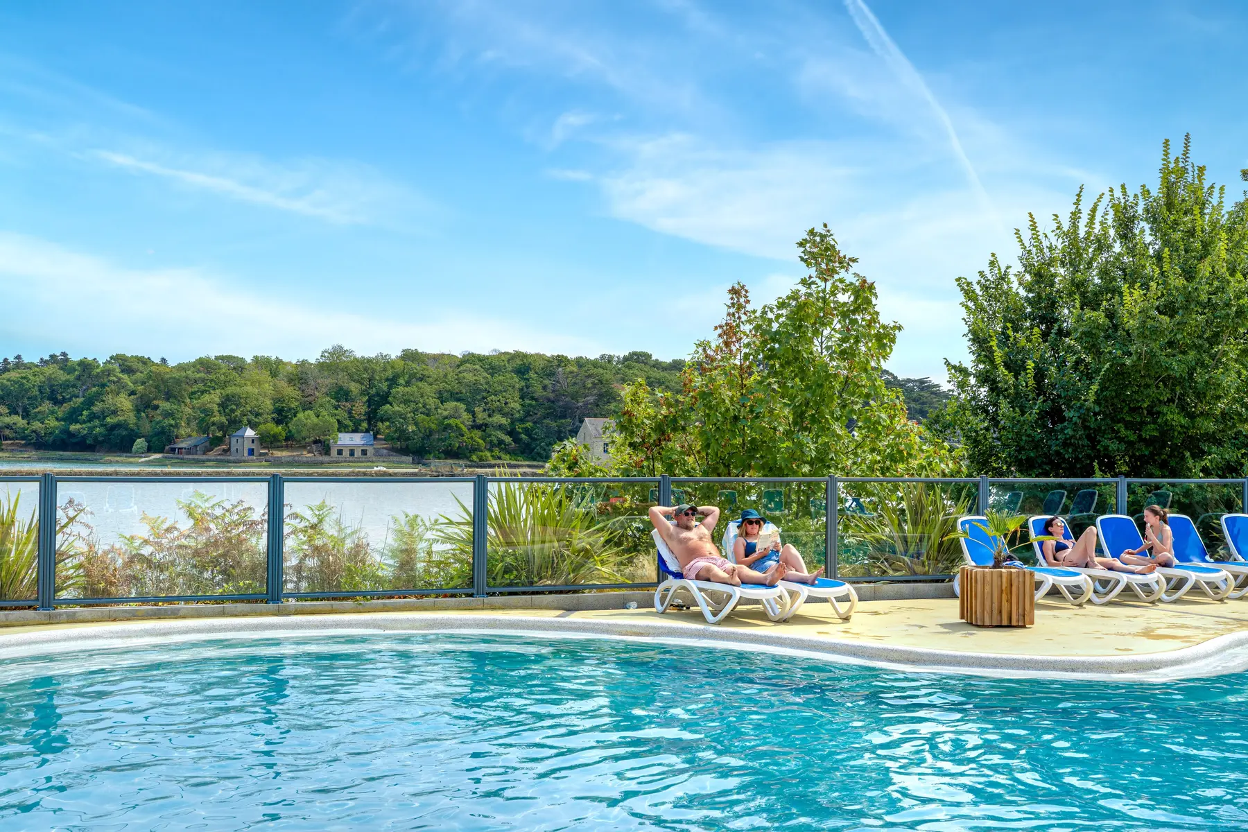 camping-le-lac-carnac-piscine