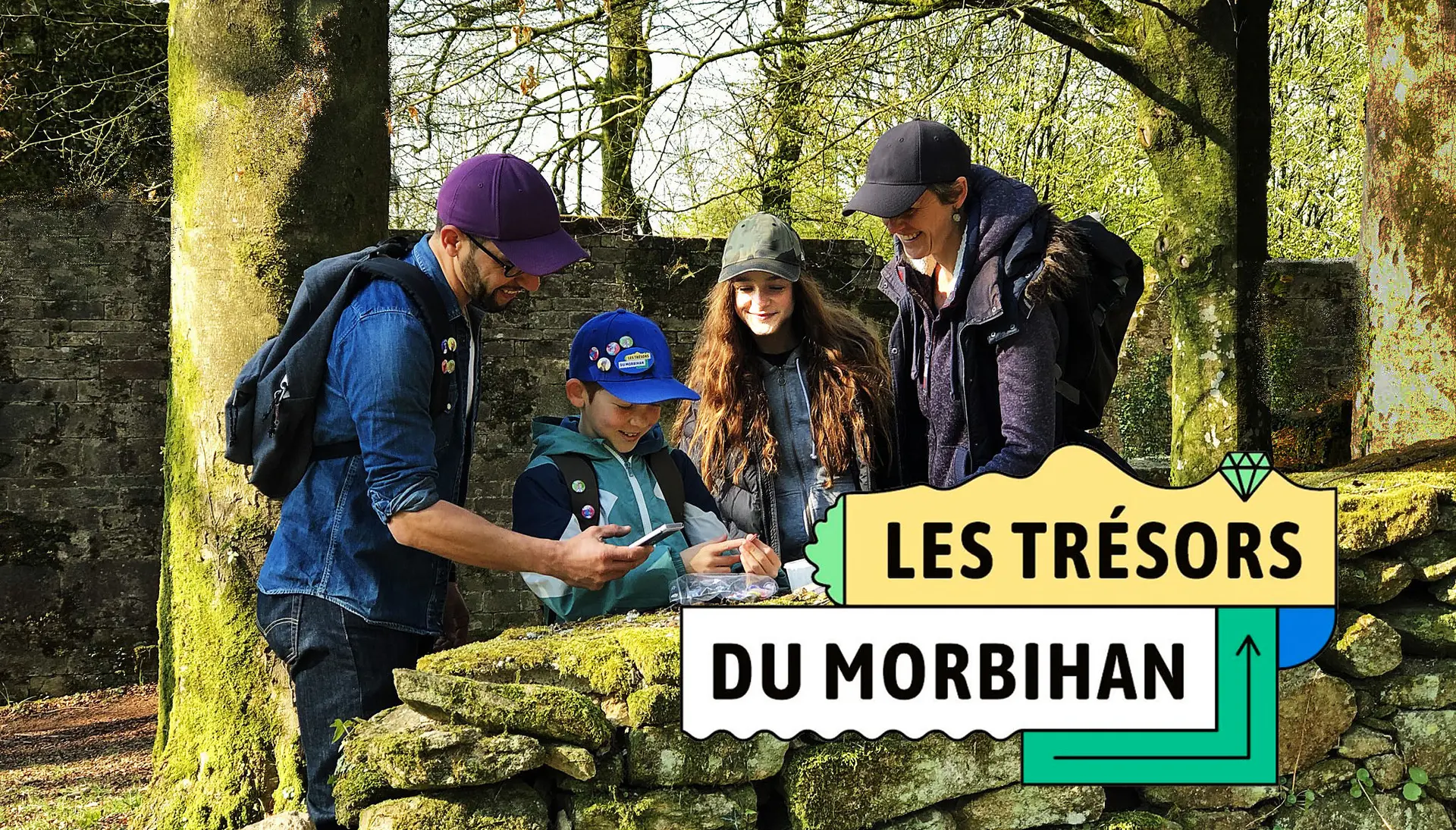 famille avec logo