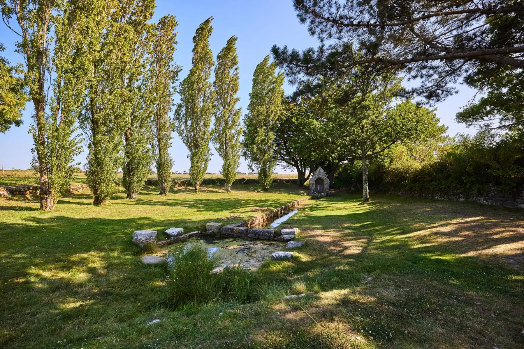 Fontaine et lavoir de Saint Colomban