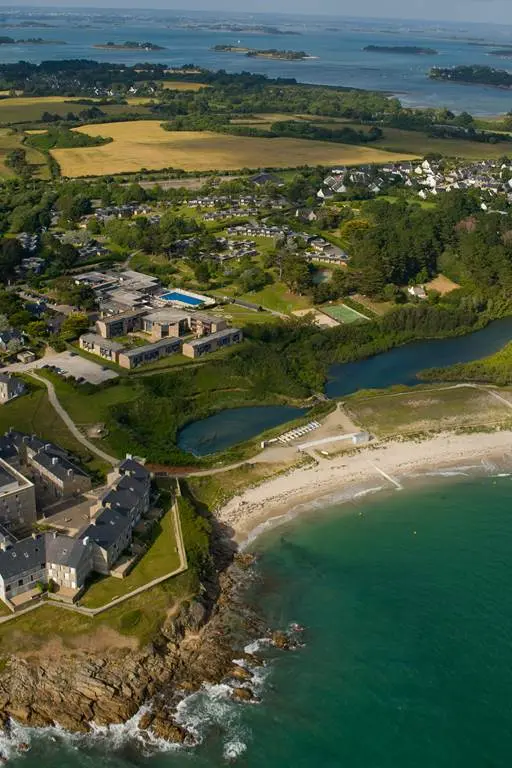 Village-Kerlannic-Vue-Plage-Arzon-Presqu'île-de-Rhuys-Golfe-du-Morbihan-Bretagne sud