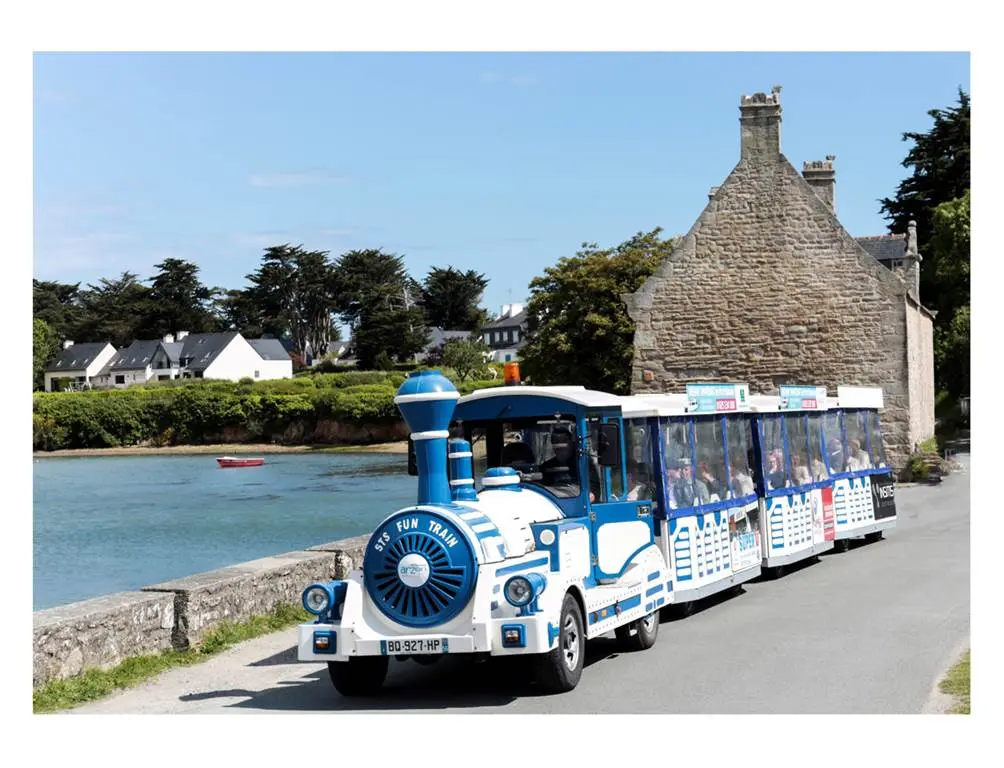 Petit-Train-Touristique-Arzon-Presqu'île-de-Rhuys-Golfe-du-Morbihan-Bretagne sud