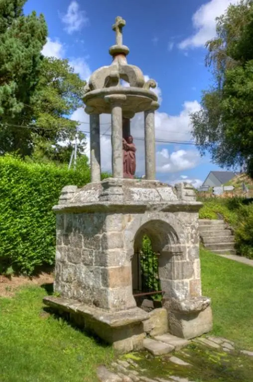 Fontaine Sainte-Marie à Le Guerno