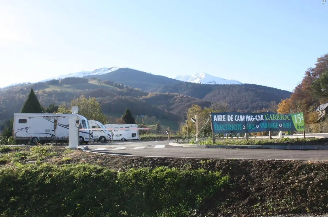 Aire Camping car Arriou (2)