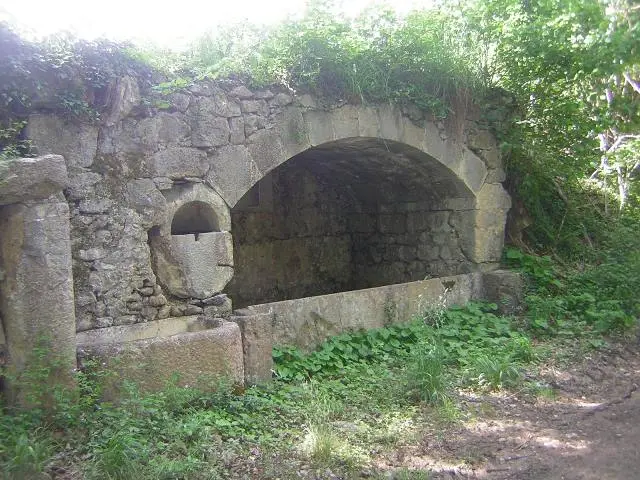 FONTAINE BIZE GOUTAOU