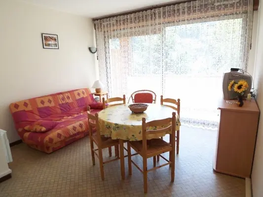 Location-studio-hautes-pyrenees-HLOMIP065FS00C78-g